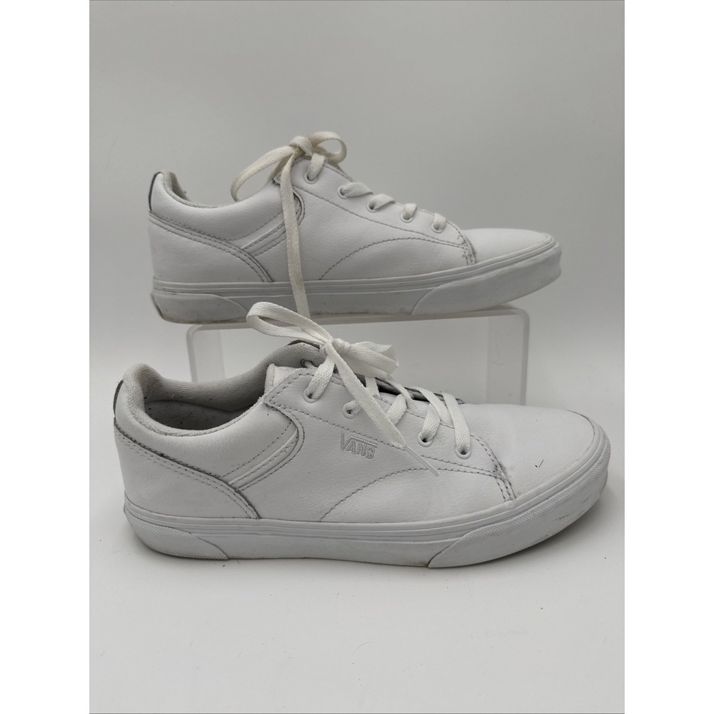 Vans Leather White Sneakers Classic Style Size 7 Youth .‎  Excellent Condition